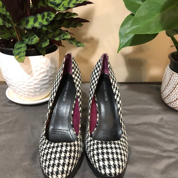Joanne Mercer Houndstooth Pump - Picture 2 of 4